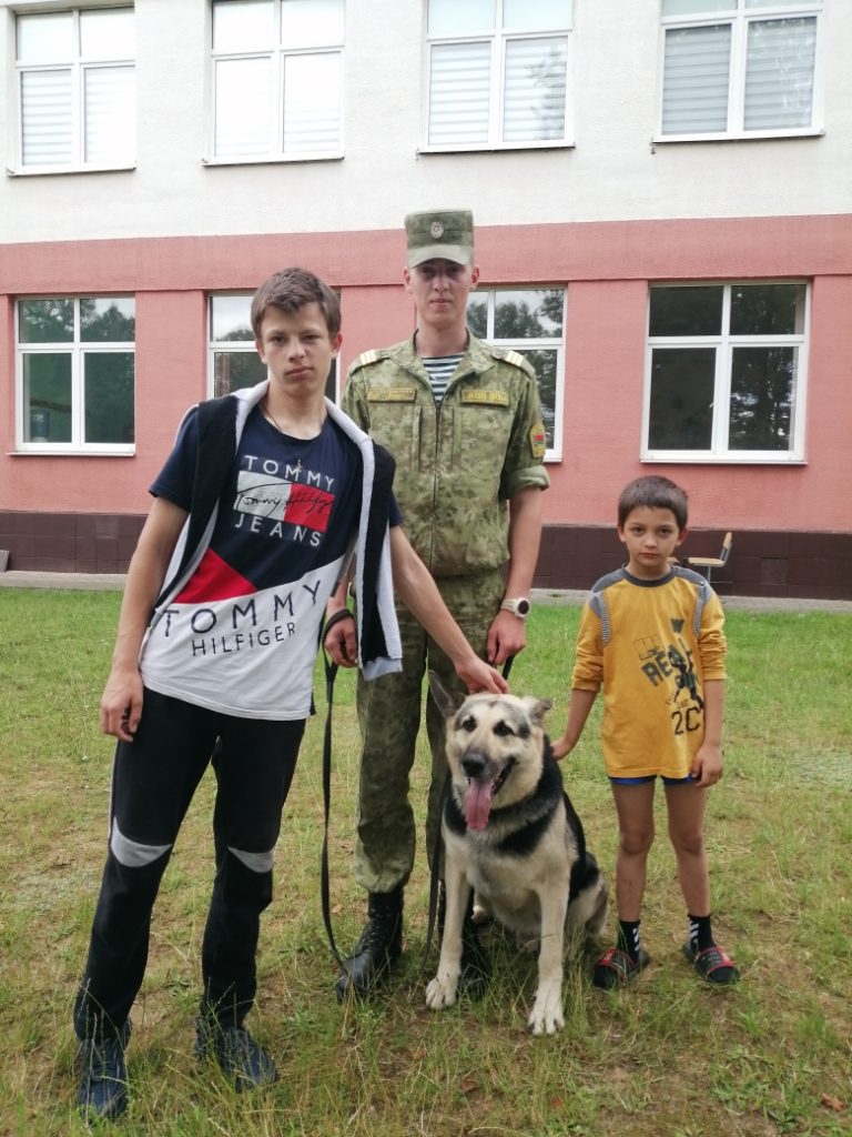 Сморгонские пограничники побывали в гостях у воспитанников